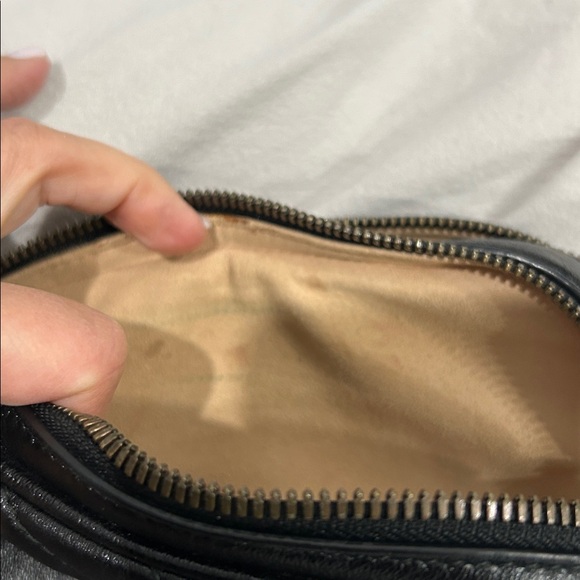 Authentic Gucci Black Marmont Double Zip Vertical Camera Bag - Picture 9 of 10